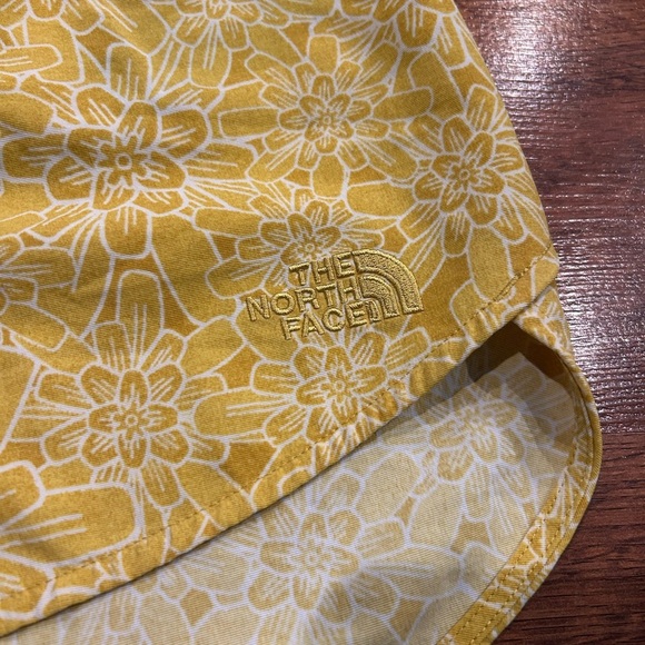 The North Face Shorts Bamboo Golden Yellow Women’s Size Small - Picture 3 of 7